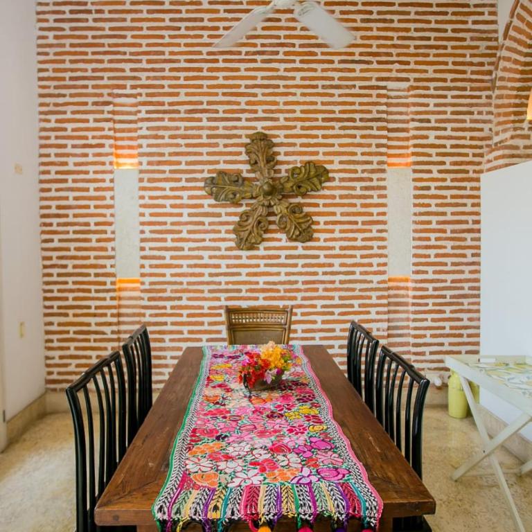 Lujoso apartamento, piscina con vista al mar - Three-Bedroom Apartment - 12