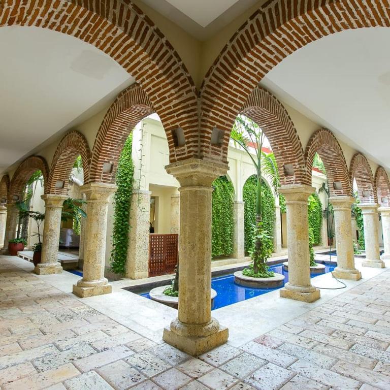 Lujoso apartamento, piscina con vista al mar - Three-Bedroom Apartment - 3