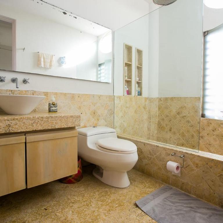 Lujoso apartamento, piscina con vista al mar - Three-Bedroom Apartment - 18