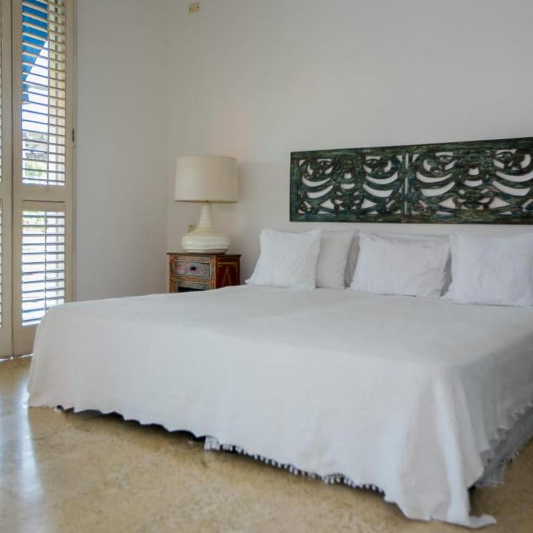 Lujoso apartamento, piscina con vista al mar - Three-Bedroom Apartment - 22