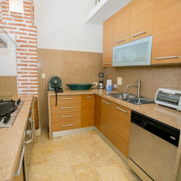 Lujoso apartamento, piscina con vista al mar - Three-Bedroom Apartment - 11