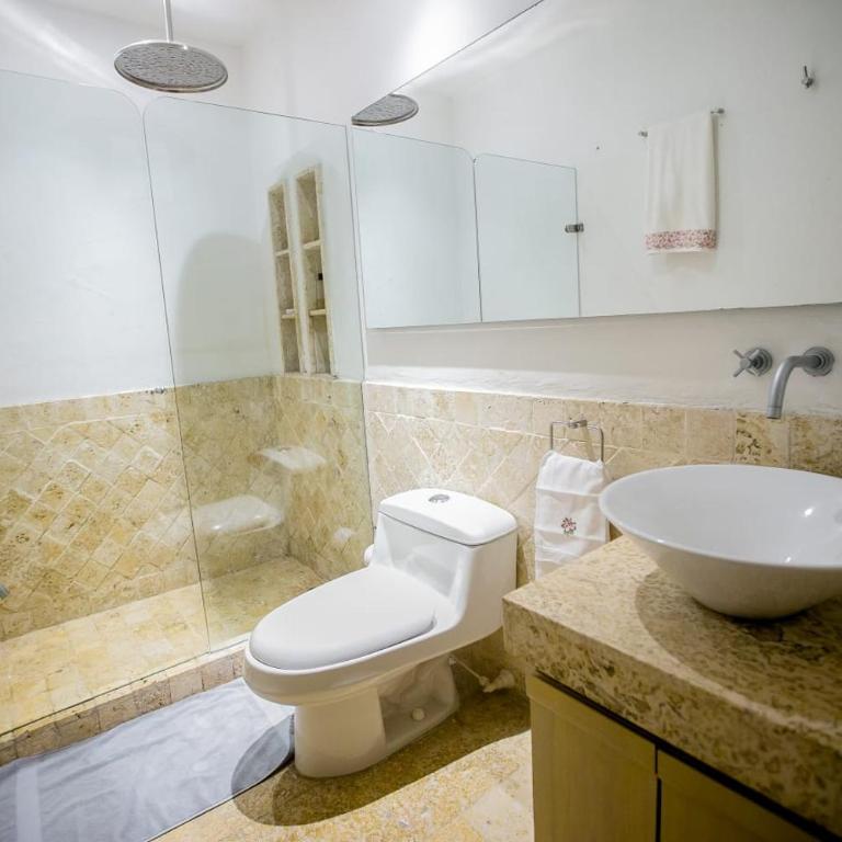 Lujoso apartamento, piscina con vista al mar - Three-Bedroom Apartment - 21