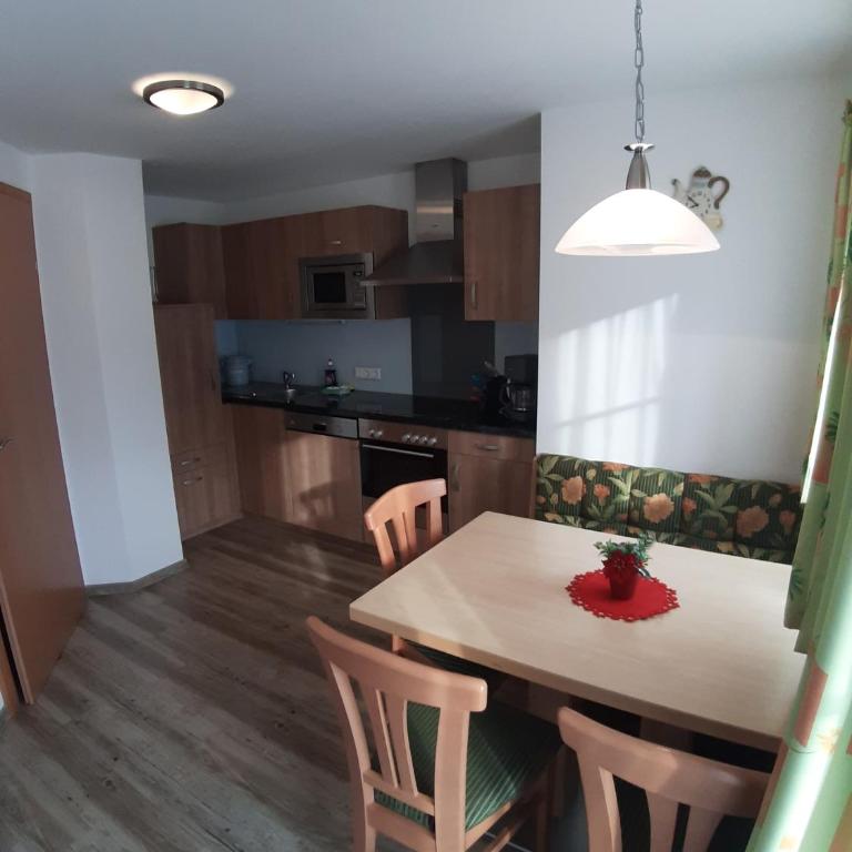 Appartement Haus Burgblick - Apartment mit 2 Schlafzimmern - 1