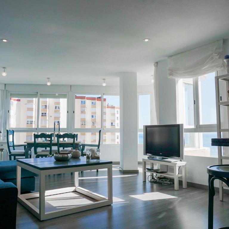 WintowinRentals Amazing Apartment with Sea view - Two-Bedroom Apartment - 1