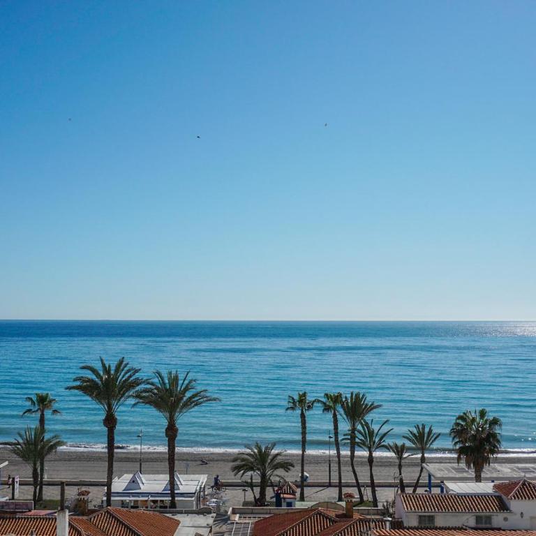 WintowinRentals Amazing Apartment with Sea view - Two-Bedroom Apartment - 4
