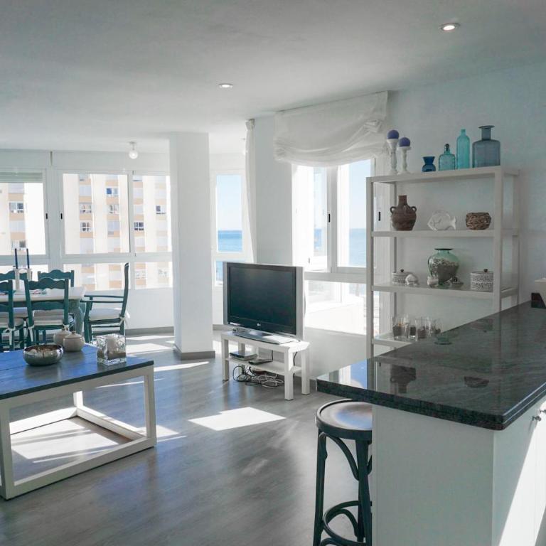 WintowinRentals Amazing Apartment with Sea view - Two-Bedroom Apartment - 19