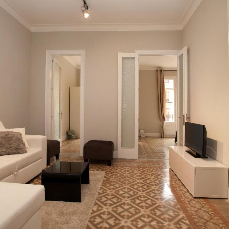 Enjoy Apartments Sofia - Three-Bedroom Apartment with Balcony - 6