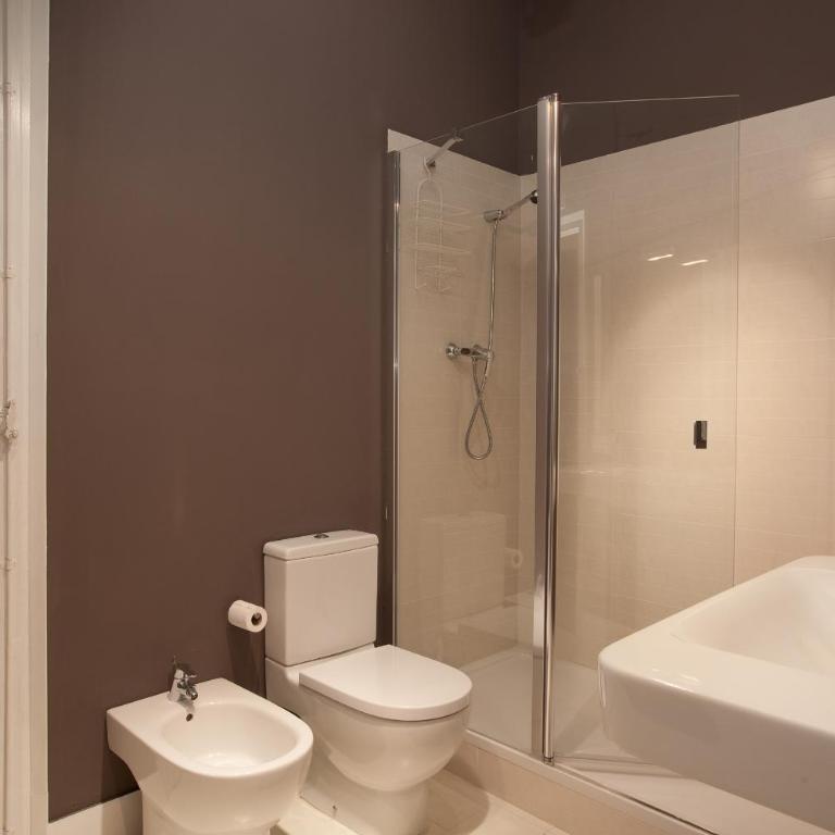 Enjoy Apartments Sofia - Three-Bedroom Apartment with Balcony - 12