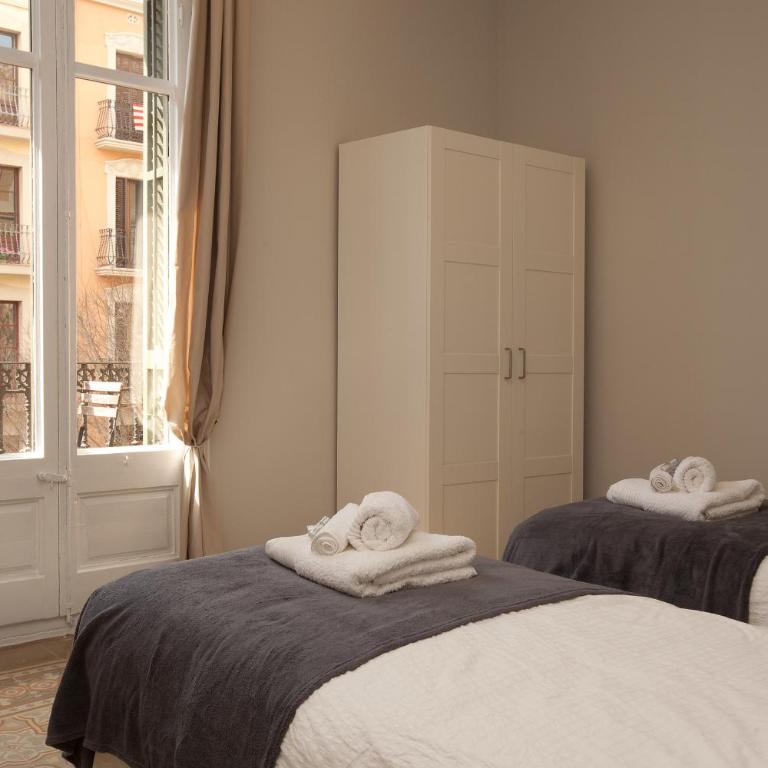 Enjoy Apartments Sofia - Three-Bedroom Apartment with Balcony - 17