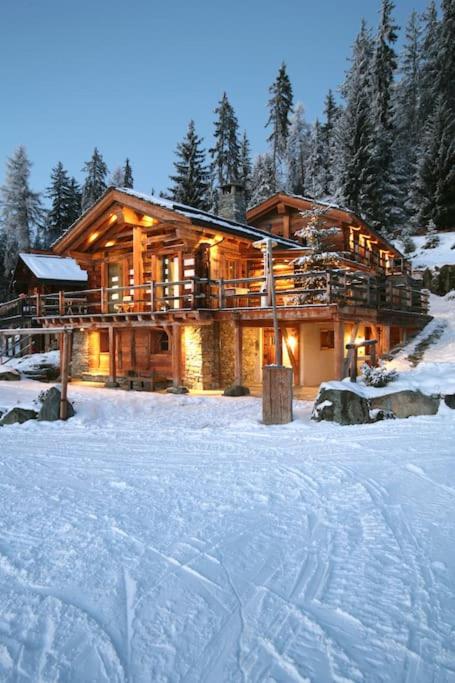 Artsy Luxurious Ski-In-Out-Chalet - Chalet - 14