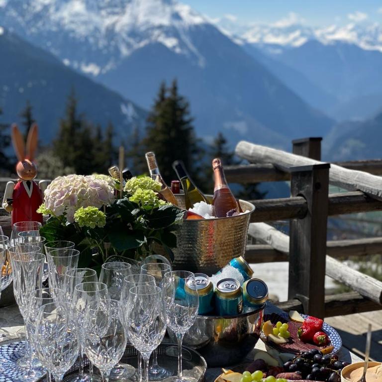 Artsy Luxurious Ski-In-Out-Chalet - Chalet - 2