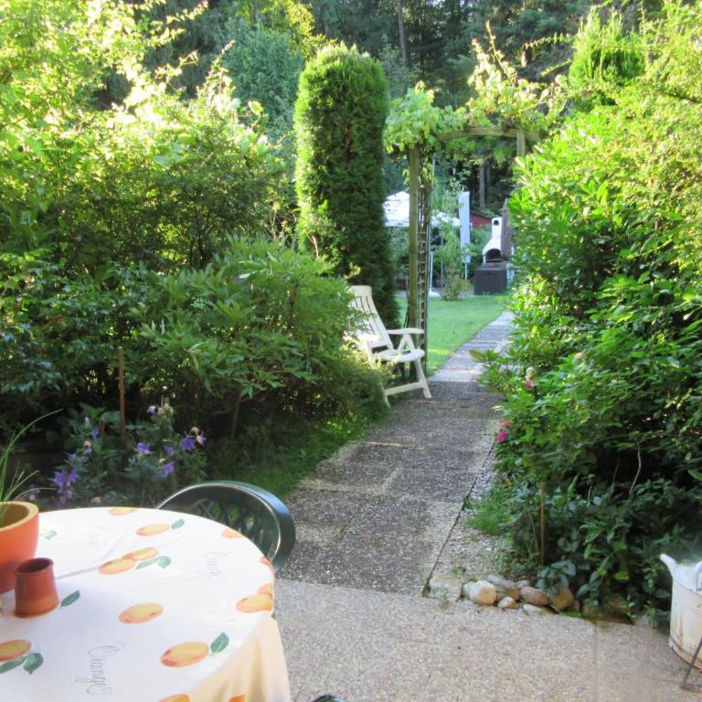 Appartement-Heuberg - Apartment mit 1 Schlafzimmer und Terrasse - 35
