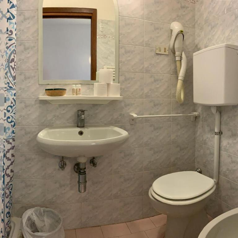 Hotel Marylise - Camera Matrimoniale/Doppia con Letti Singoli con Balcone - 33