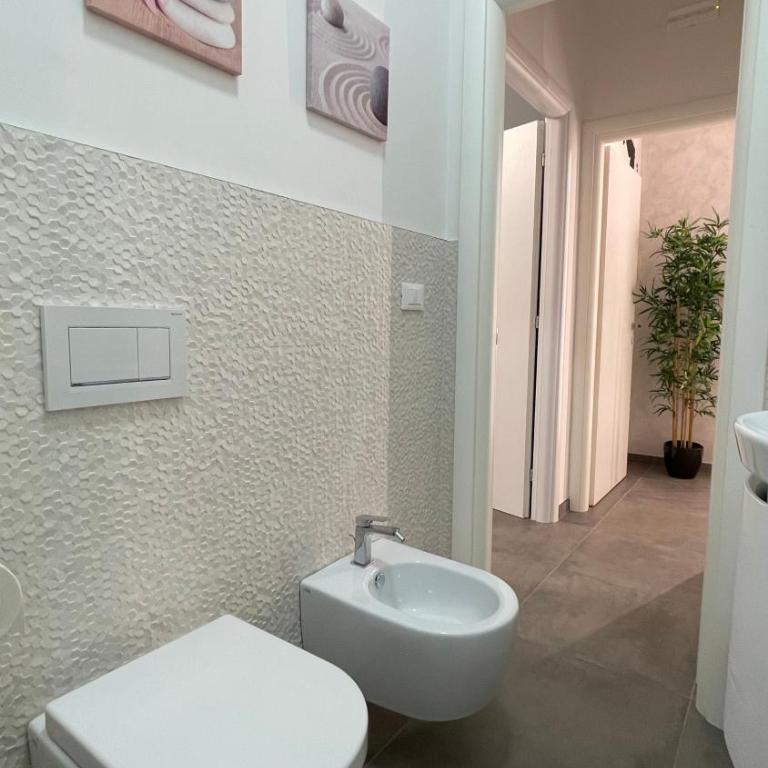 GUEST HOUSE KINGA CAVOUR - Appartamento con 2 Camere da Letto - 11