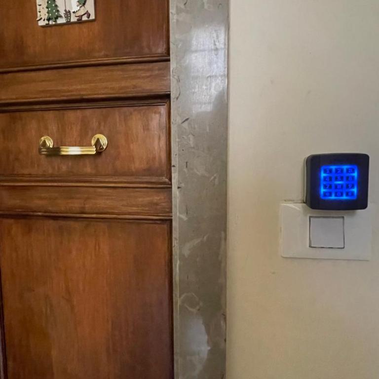 GUEST HOUSE KINGA CAVOUR - Appartamento con 2 Camere da Letto - 4