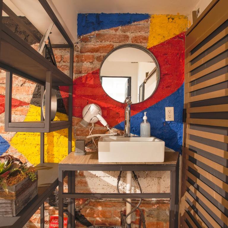 Nomadier Experience Mexico City Condesa - Deluxe Double Room with Shower - 19