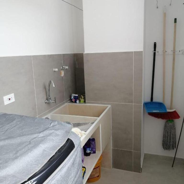 Hermoso apartamento familiar con parqueadero privado - Apartamento de 3 dormitorios - 7