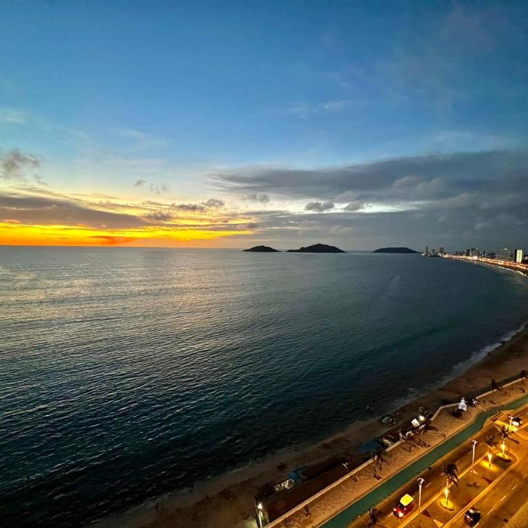 Sunset View Malecón 1404 Vista panoramica al mar - One-Bedroom Apartment - 7
