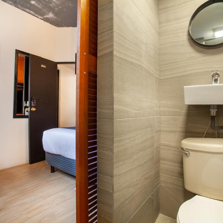 Nomadier Experience Mexico City Condesa - Double Room with Private Bathroom - 23