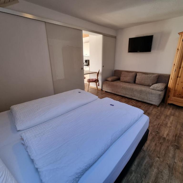 Ferienwohnungen am Buchbrunnen - Apartment 3 - 14