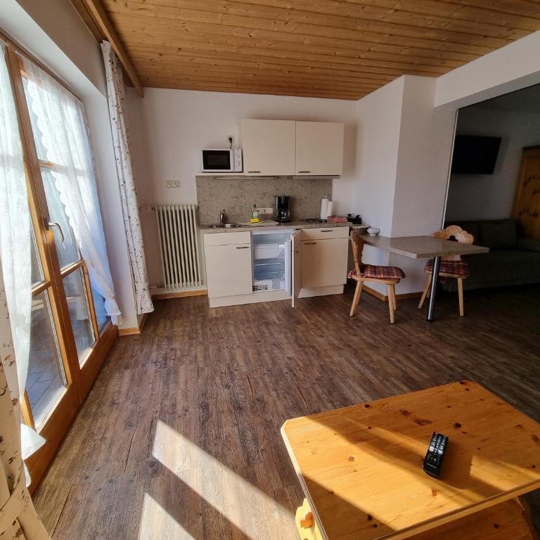 Ferienwohnungen am Buchbrunnen - Apartment 3 - 13