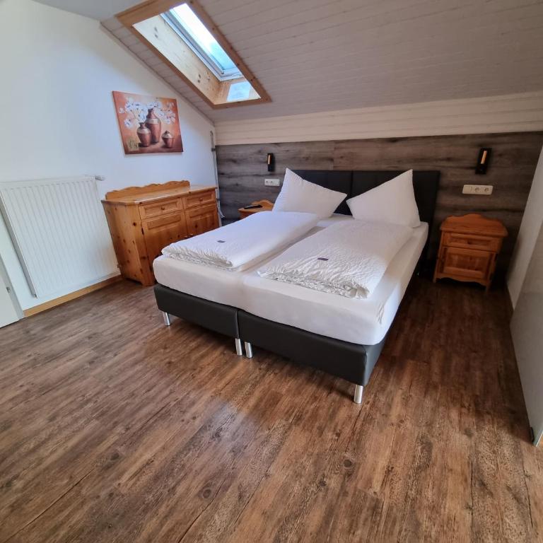 Ferienwohnungen am Buchbrunnen - Apartment 3 - 10