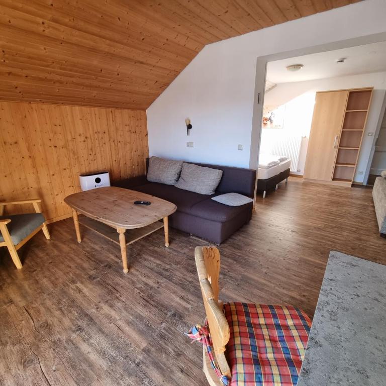 Ferienwohnungen am Buchbrunnen - Apartment 4 - 10