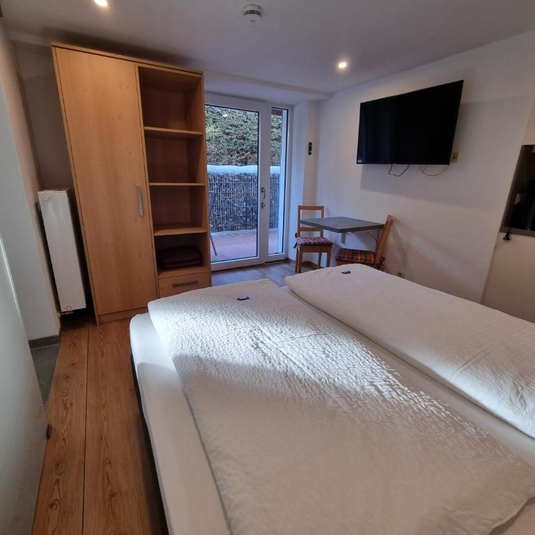 Ferienwohnungen am Buchbrunnen - Studio Apartment 8 - 8