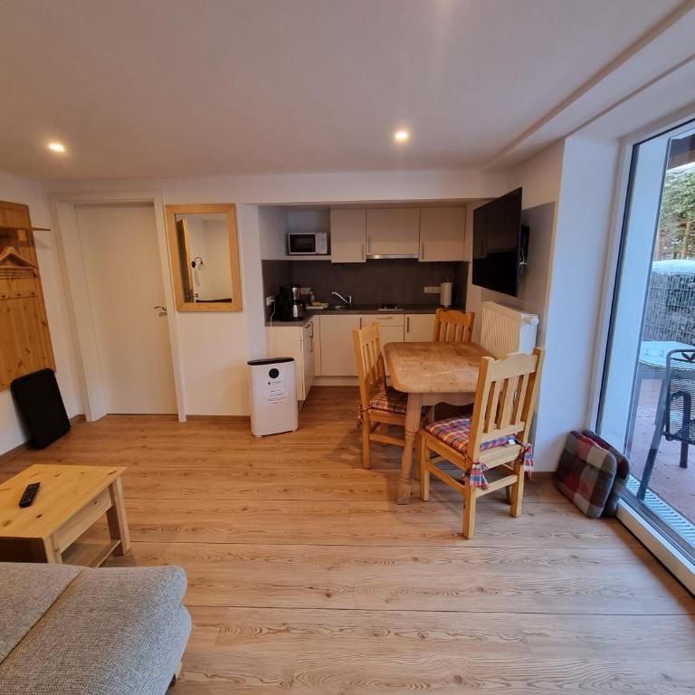 Ferienwohnungen am Buchbrunnen - Apartment Nr. 9 - 10