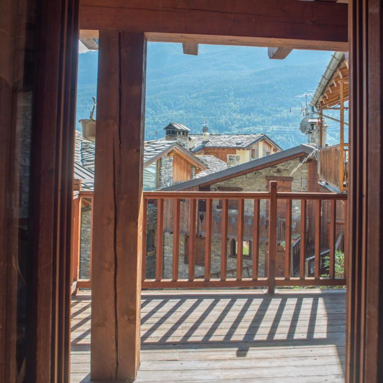 Mont Blanc Apartments - Superior Chalet - 3