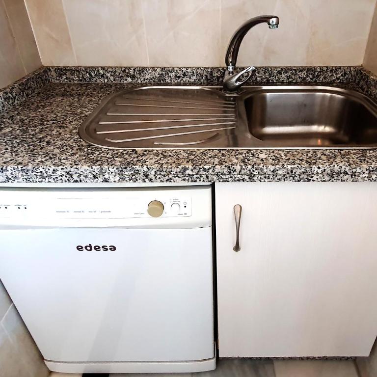 Skol 709 Duplex 1 Bedroom in Skol Marbella with Gibraltar and Sea Views - One-Bedroom Apartment - 13