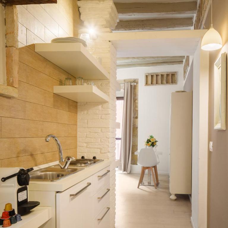 Oisife Apartments - Superior Studio - 3