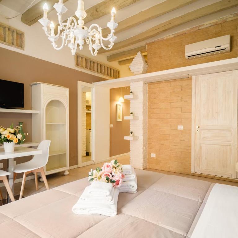 Oisife Apartments - Superior Studio - 4
