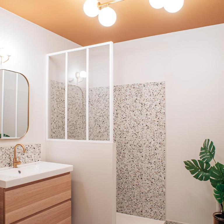 Suite Georgia - appartement 2 personnes - Check in h24 & Wifi - One-Bedroom Apartment - 20