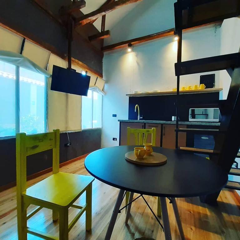 Hostal Suite Le Fabrique - Double Room with Patio - 9