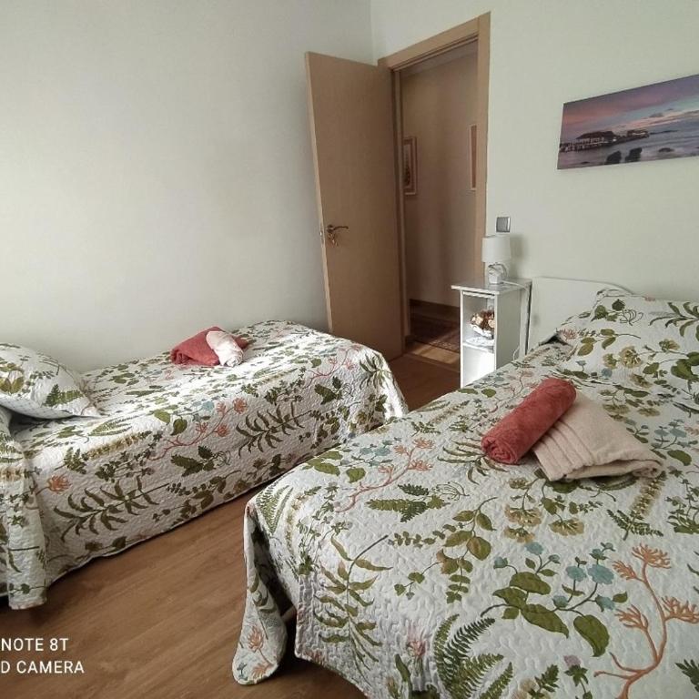 Gonzalo de Berceo 15 " CALIDAD-SOBRIO" AND " FREE PRIVATE PARKING " - Apartamento de 3 dormitorios - 28