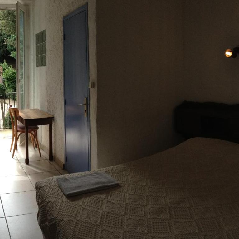 Hostellerie du loup - Chambre Triple Basique - 1