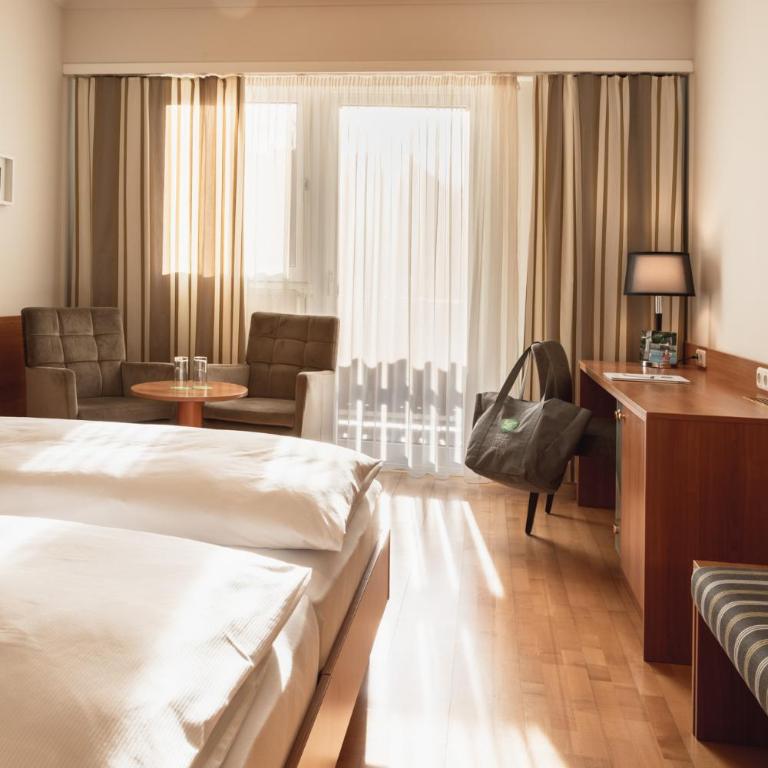 Vulkanlandhotel Legenstein - Chambre Double Supérieure avec Balcon - 5