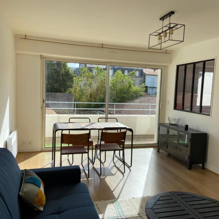 Centre-ville au calme grand T2 avec terrasse - Appartement 1 Chambre - 1