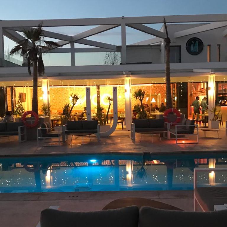 BEACHFRONT APARTMENT In LA CALA DE MIJAS - Apartamento de 3 dormitorios - 6