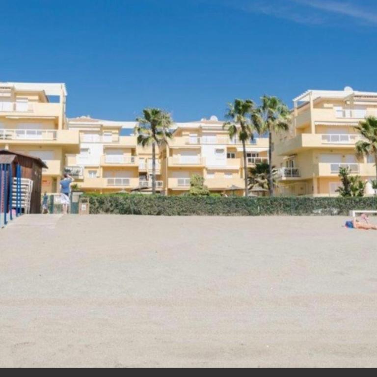 BEACHFRONT APARTMENT In LA CALA DE MIJAS - Apartamento de 3 dormitorios - 16