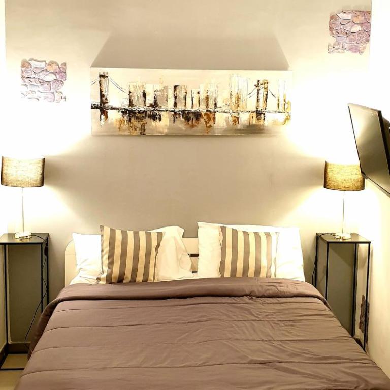 B&B Napoli Citta' - Camera Matrimoniale con Bagno Privato - 10