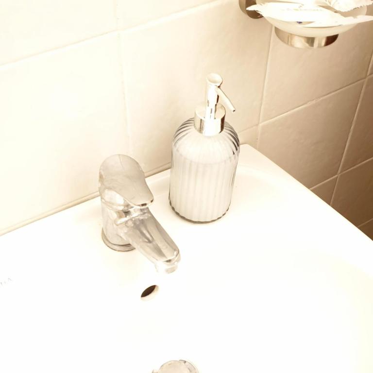 B&B Napoli Citta' - Camera Matrimoniale con Bagno Privato - 3