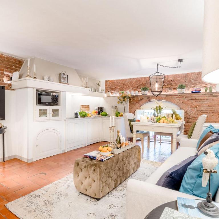 Casa Colosseum, A Million Dollar's View: the Lucca Colosseum. Luxury 1 bedroom 1 Bathroom Apartment - Appartamento con 1 Camera da Letto - 6