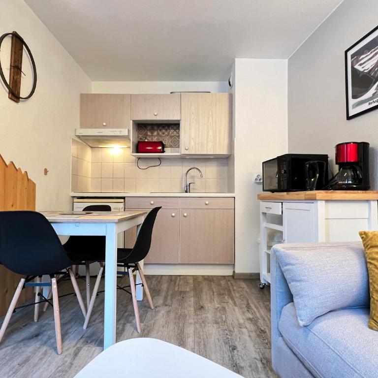 Centre ville, T2 avec terrasse et parking couvert. - One-Bedroom Apartment - 5