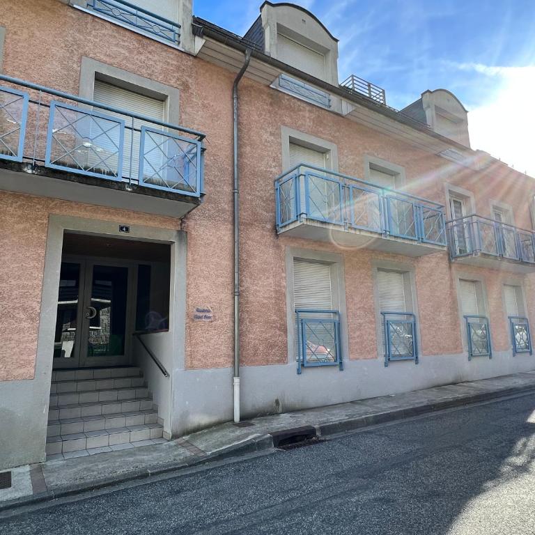 Centre ville, T2 avec terrasse et parking couvert. - One-Bedroom Apartment - 14
