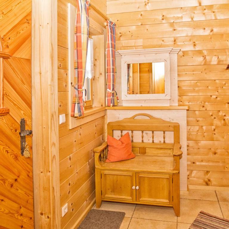 Ferienwohnungen Bauregger - Chiemgau Karte - Apartment mit Balkon - 1