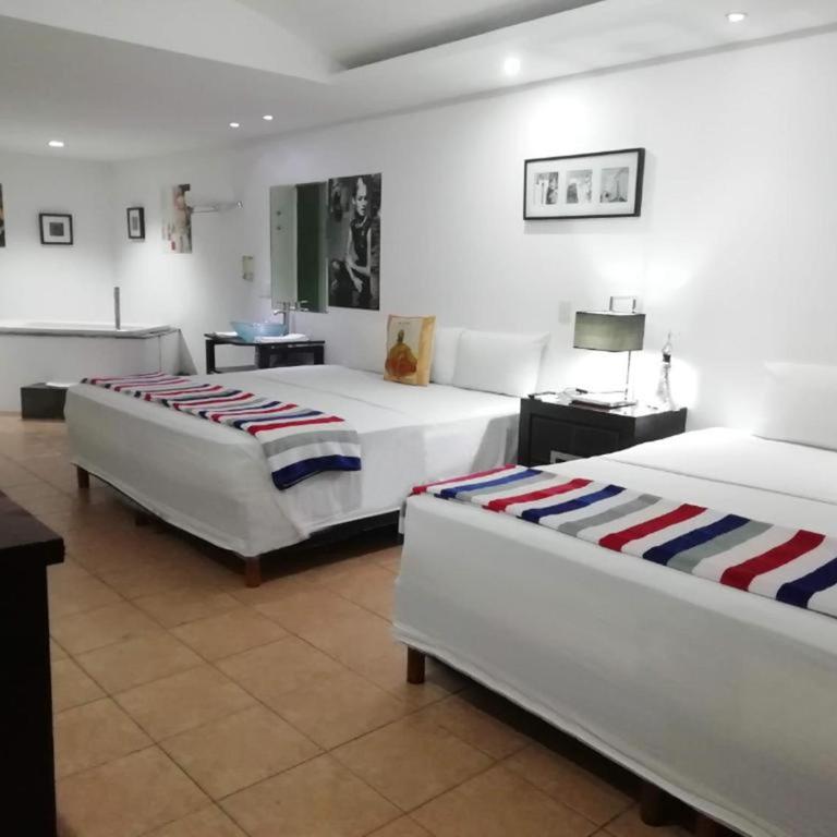 MayaFair Design Hotel - Superior King Room - 5