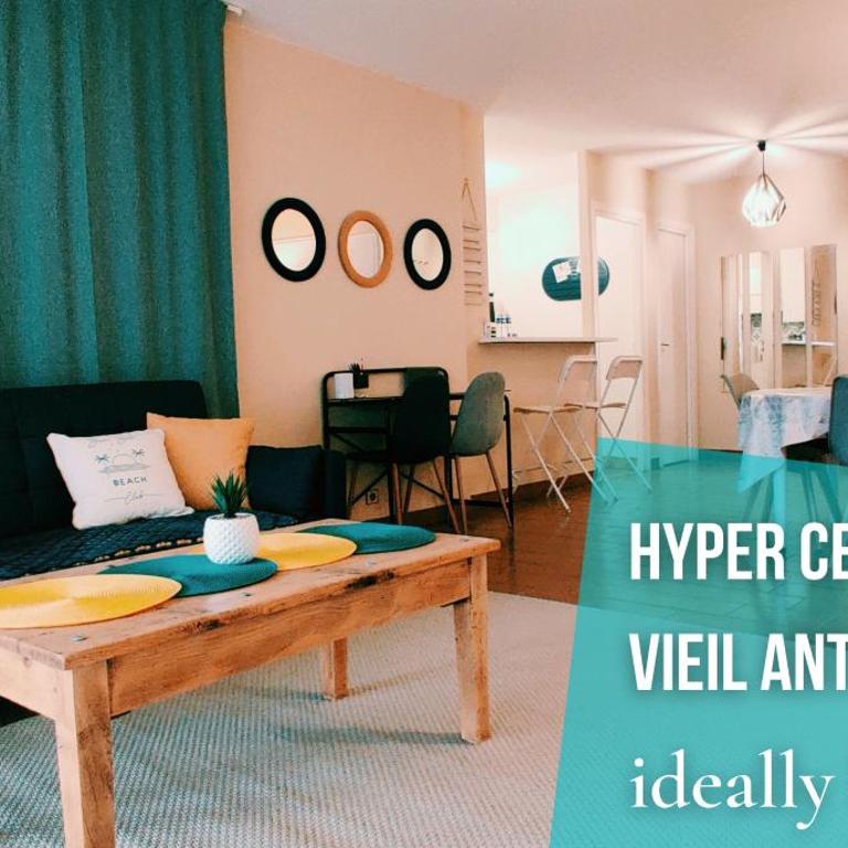 Grand Studio Azur - Idéal Couple en Escapade Vieil Antibes - Terrasse - Climatisation - WIFI HD - Plage Gravette & Gare SNCF 5min à pied - Port Vauban à pied - VIEILLE VILLE - Appartement 1 Chambre - 2
