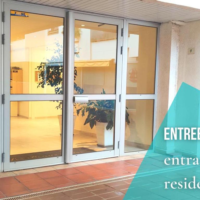 Grand Studio Azur - Idéal Couple en Escapade Vieil Antibes - Terrasse - Climatisation - WIFI HD - Plage Gravette & Gare SNCF 5min à pied - Port Vauban à pied - VIEILLE VILLE - Appartement 1 Chambre - 19